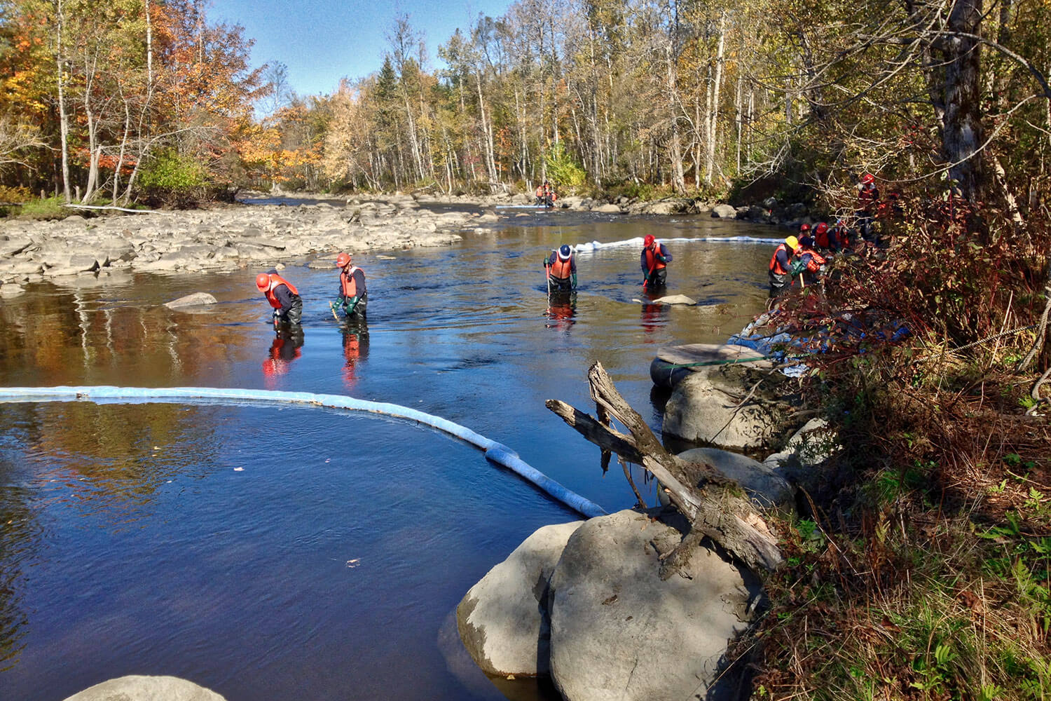 Monitoring of Rivière Chaudière clean-up following train derailment at Lac Mégantic in July 2013. 