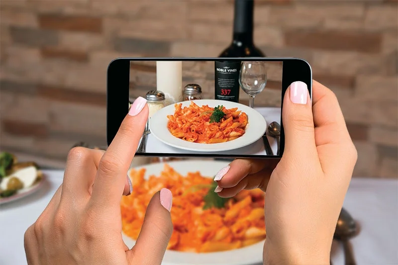 How Is Social Media Changing the Restaurant Industry?