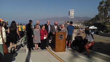 Mayor Tony Vazquez dedicating the reopening of the California Incline