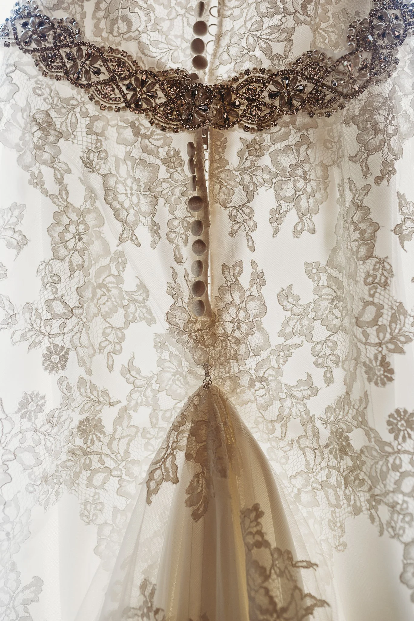 Acadia National Park elopement photographed by a Maine elopement photographer with expertise in coastal weddings, national park permits, and intimate ceremonies
Downeast Maine elopement photography capturing a couple getting married along the rocky c