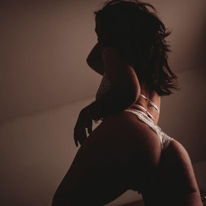 Luxury Boudoir Photographer in Maine &amp; Boston | Beaux &amp; Arrows Studio | Rebecca Pinkham-Stevenson