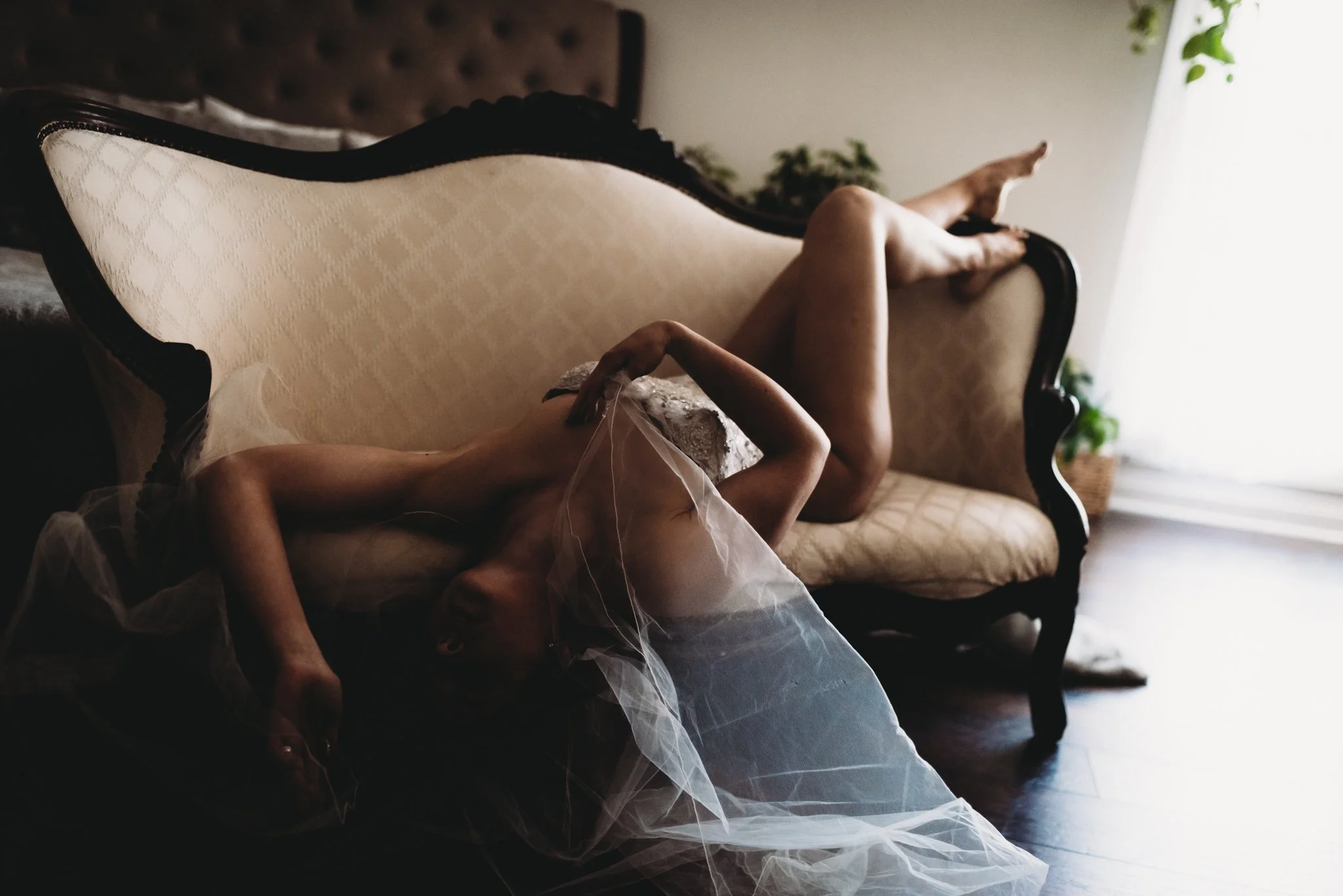 Strength Meets Elegance: Bethany Fridman’s OCB Winner Boudoir Session in Maine