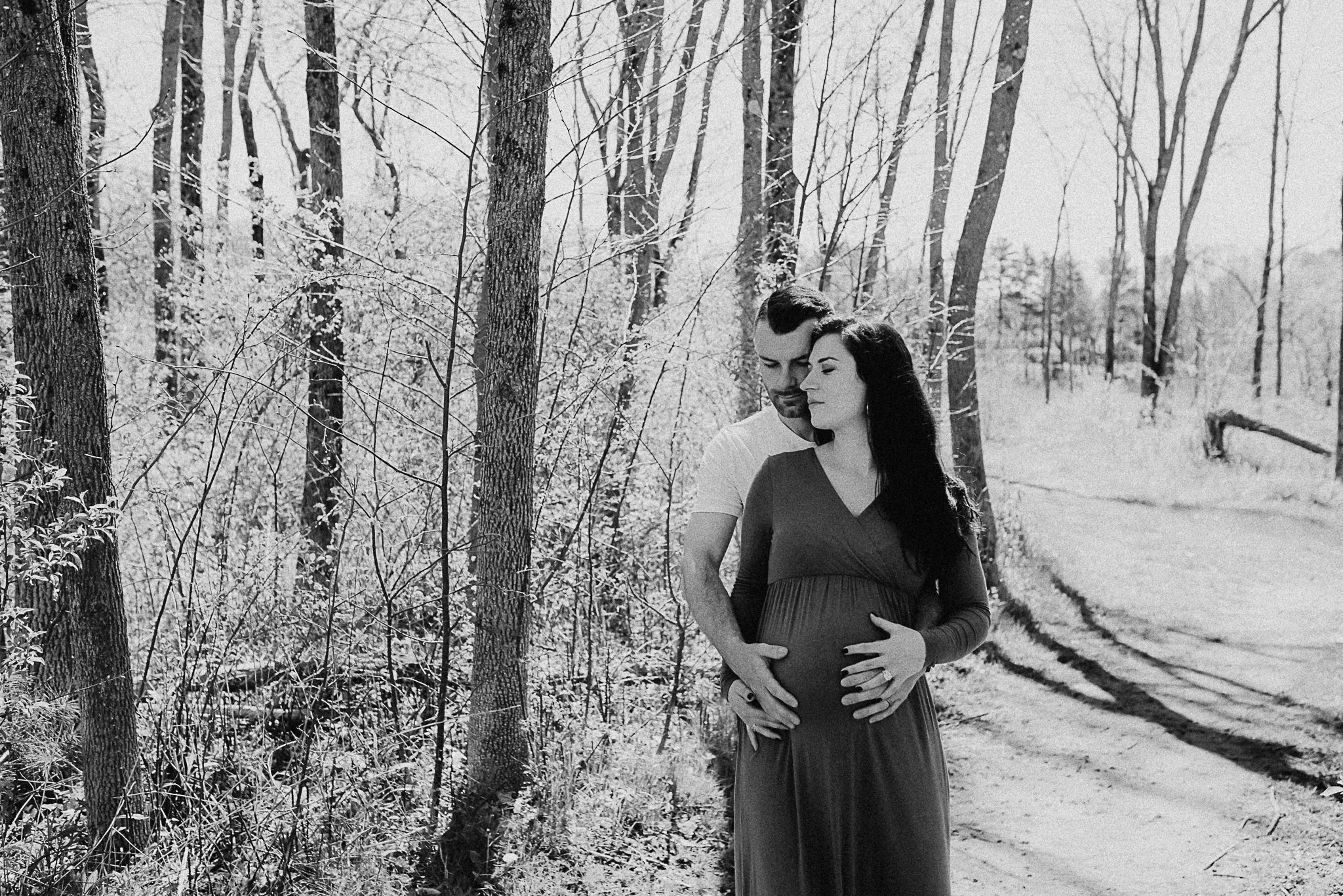 Luxury Maternity Portraits in Maine: Celebrate Your Journey with Timeless Elegance