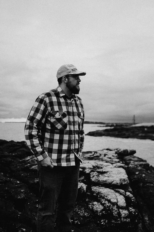 Acadia National Park elopement photographed by a Maine elopement photographer with expertise in coastal weddings, national park permits, and intimate ceremonies
Downeast Maine elopement photography capturing a couple getting married along the rocky c