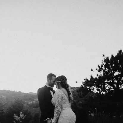Acadia National Park elopement photographed by a Maine elopement photographer with expertise in coastal weddings, national park permits, and intimate ceremonies
Downeast Maine elopement photography capturing a couple getting married along the rocky c