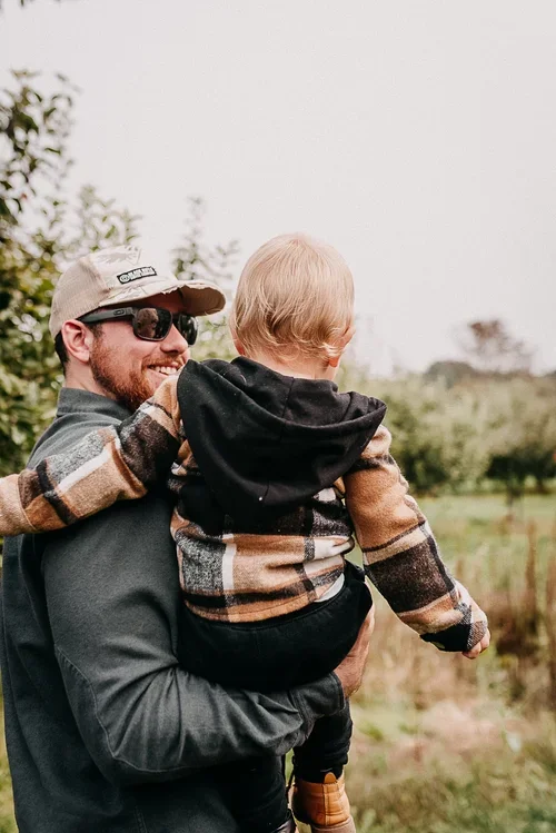 Acadia National Park elopement photographed by a Maine elopement photographer with expertise in coastal weddings, national park permits, and intimate ceremonies
Downeast Maine elopement photography capturing a couple getting married along the rocky c