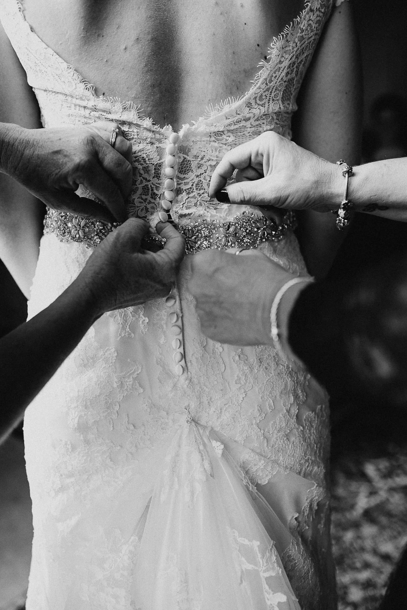 Acadia National Park elopement photographed by a Maine elopement photographer with expertise in coastal weddings, national park permits, and intimate ceremonies
Downeast Maine elopement photography capturing a couple getting married along the rocky c