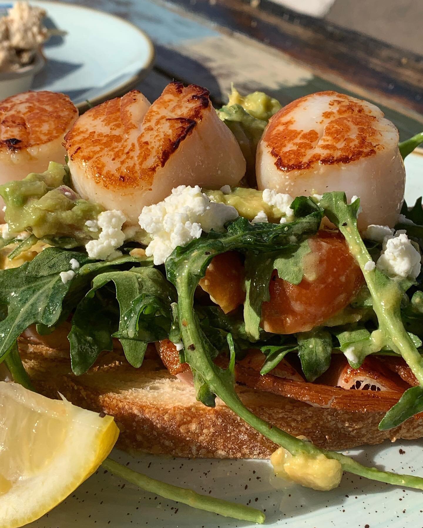 So this Sydney seaside breakfast rivaled the Melbourne best ever breakie of chill eggs and super greens &hellip; this one ..sourdough with bacon, rocket,feta and seared scallops .. with fresh fig and ricotta smeared on toast to follow ! #joyfuleating