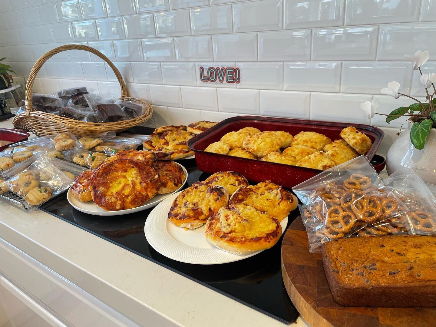 Market day magic! It&rsquo;s been a busy day supporting my 12,yr old daughter &amp;  her friends baking for their market day.  Chocolate brownies, cookies, banana bread, homemade pizza &amp; cheese scones will be at their stall. So many skills practi