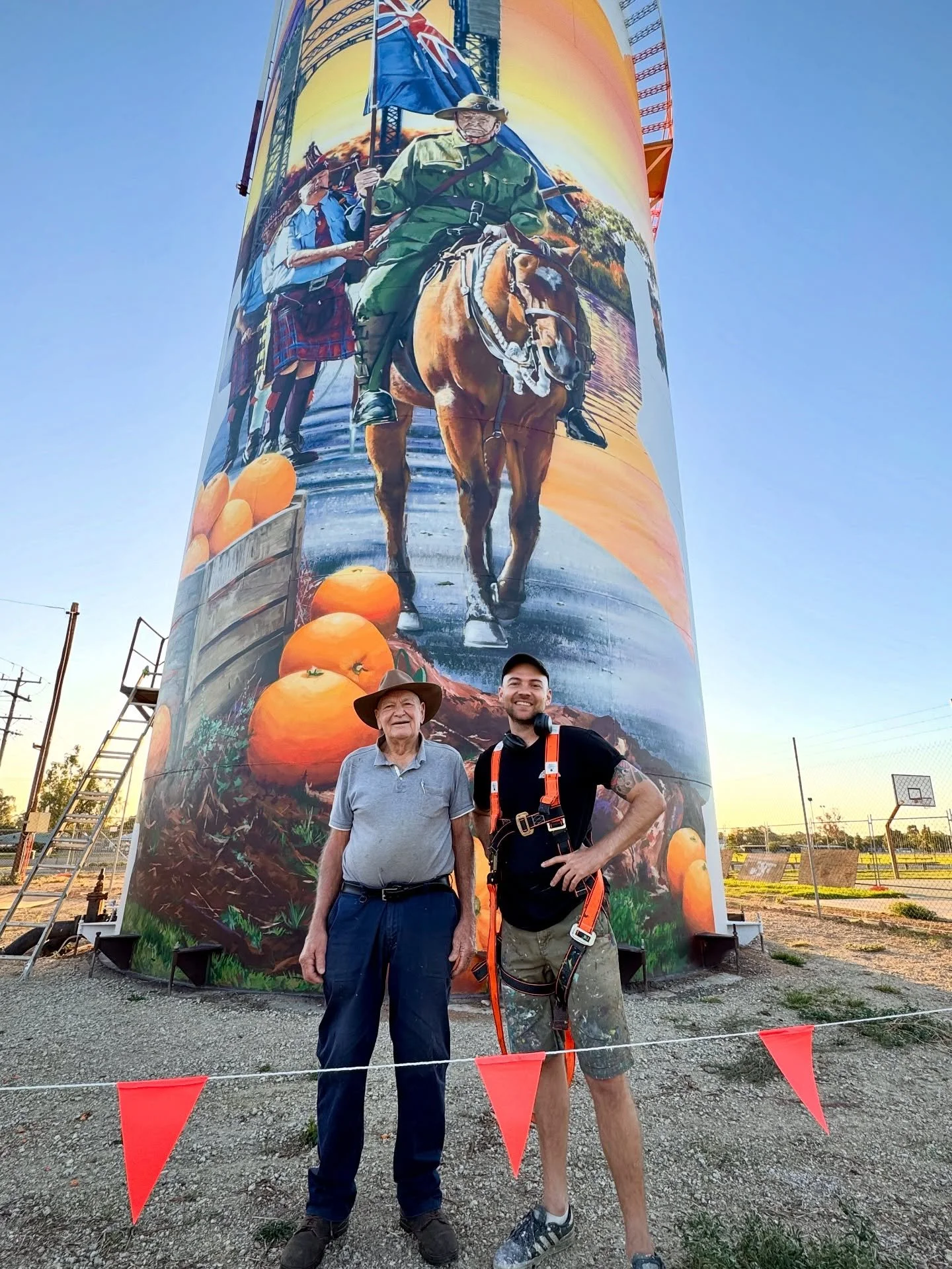 🎊🎉🥳Thanks to everyone who made 2025 so amazing. I had the pleasure of working and collaborating with lots of new people and artists. It was a lot of painting, travel and fun! Let's do it again in 2026. 🥳💥🎉🎊🍾

#painting #art #streetart #graffi