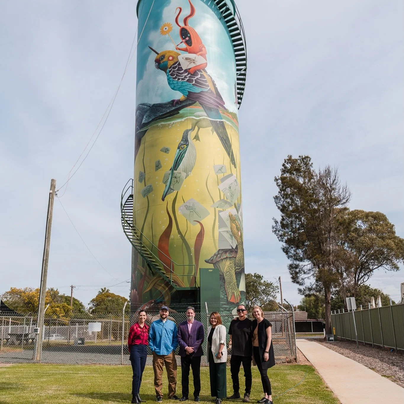 Celebrating the opening the River Country Art Trail last week in Mathoura. Consisting of 5 artworks from @dulk1 @t_w_o_o_n_e @heesco @big_spoon_art and myself thanks to @formwa, @pam_perth, @visitrivercountry The Murry River Council and @mitchell.bar