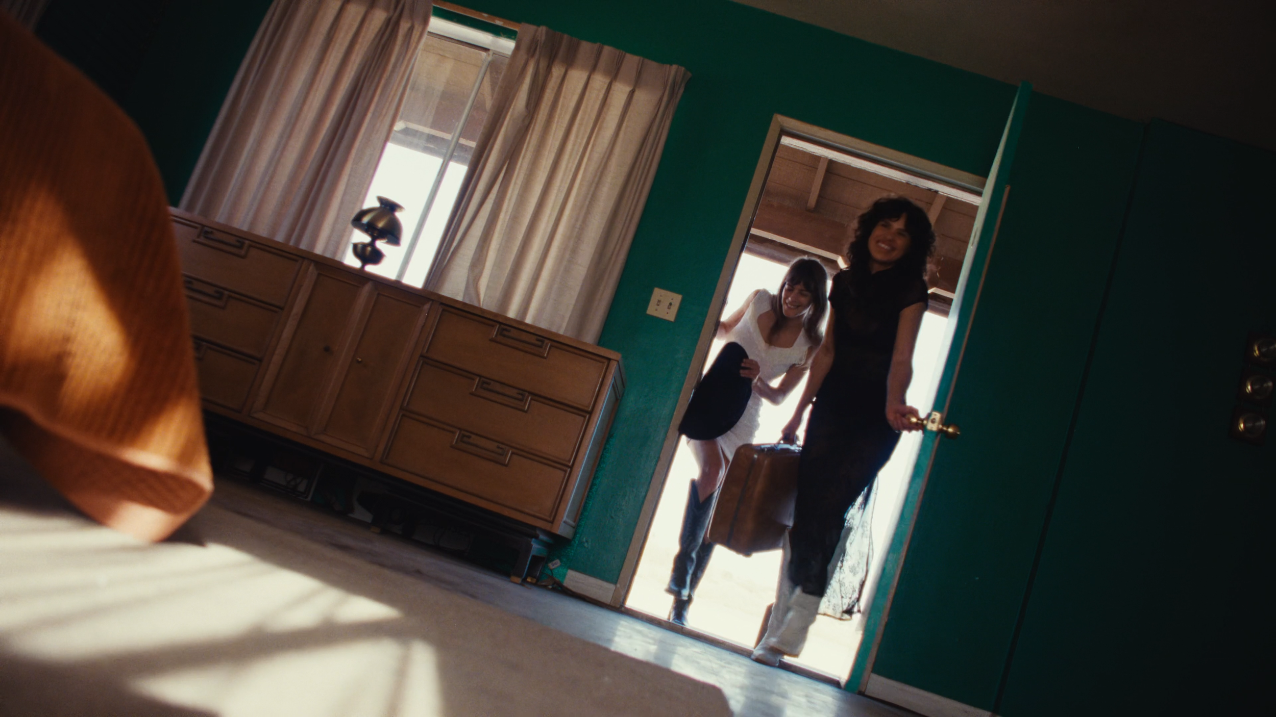 tecovas_-_don't_go_gently (2160p)_00001521.png