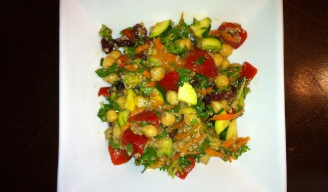 Salade repas ensoleillée