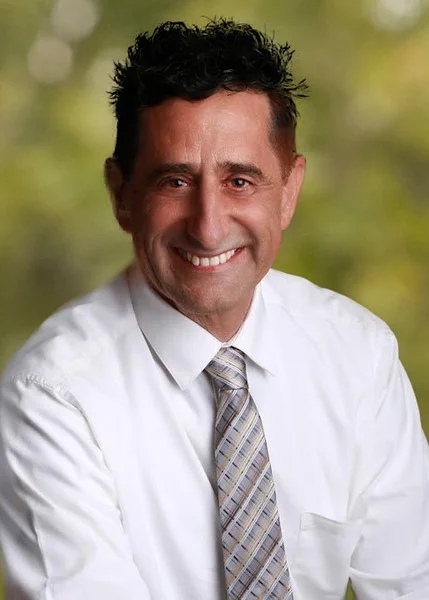 david headshot 5x7.jpg