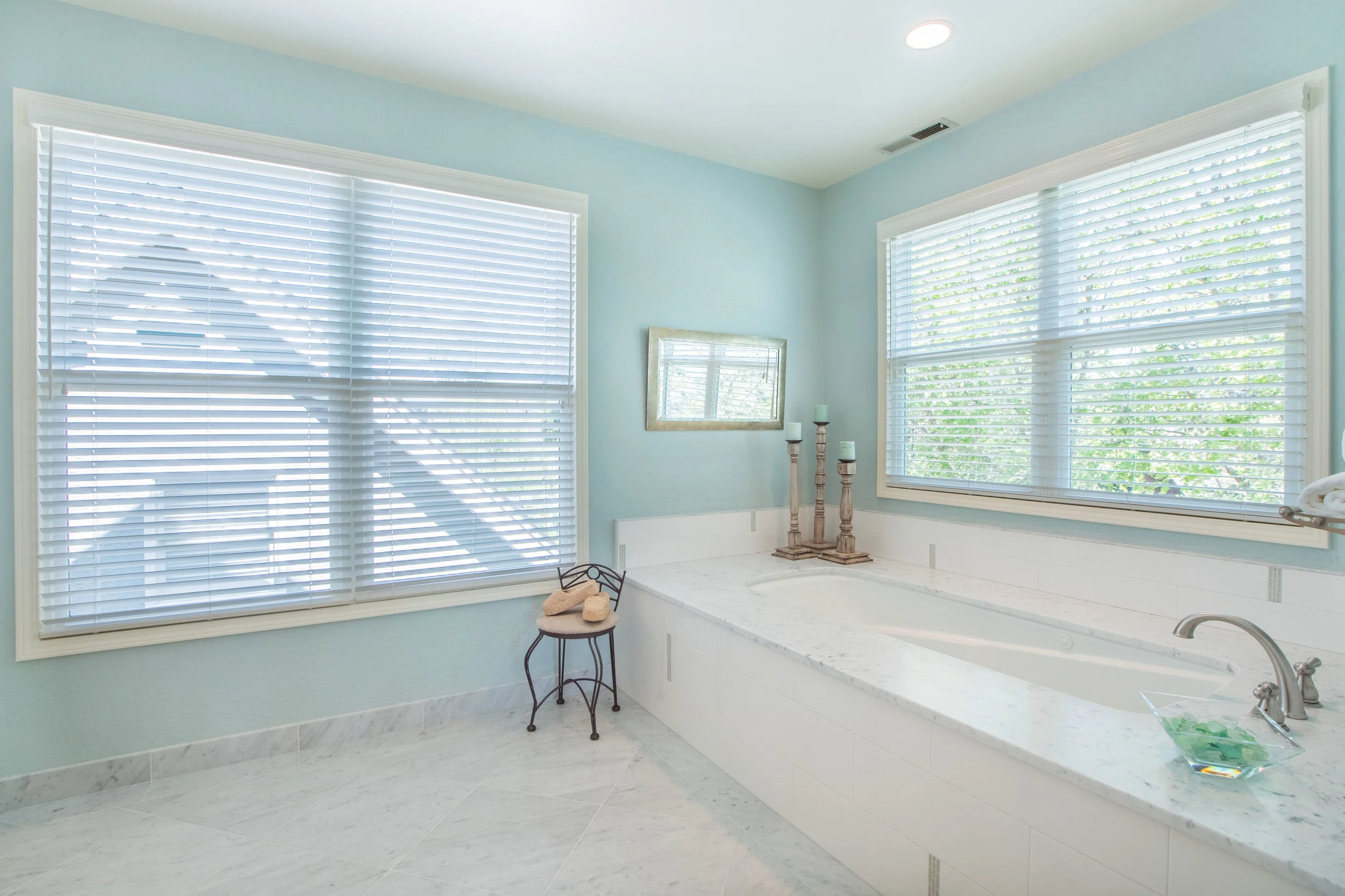 Open Floor Plan Remodeled Home Private Backyard & 3-Car Garage.j