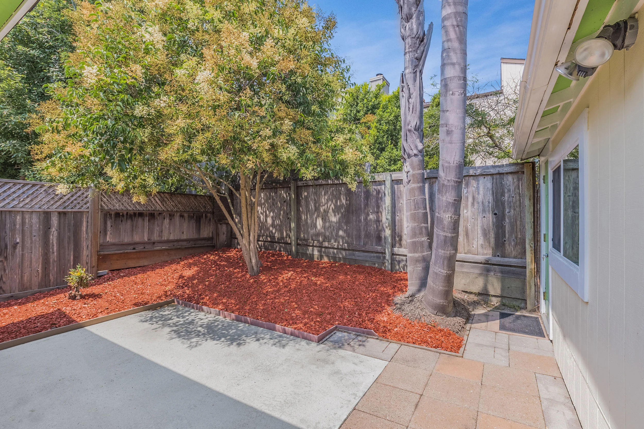 Cottage In Lower Westside Private Front & Backyard