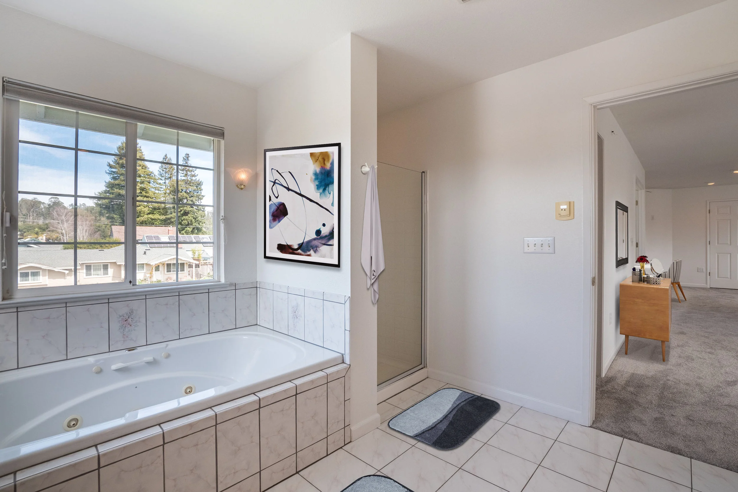 +2000 Sq. Ft. home large front and backyard. Good commute locati