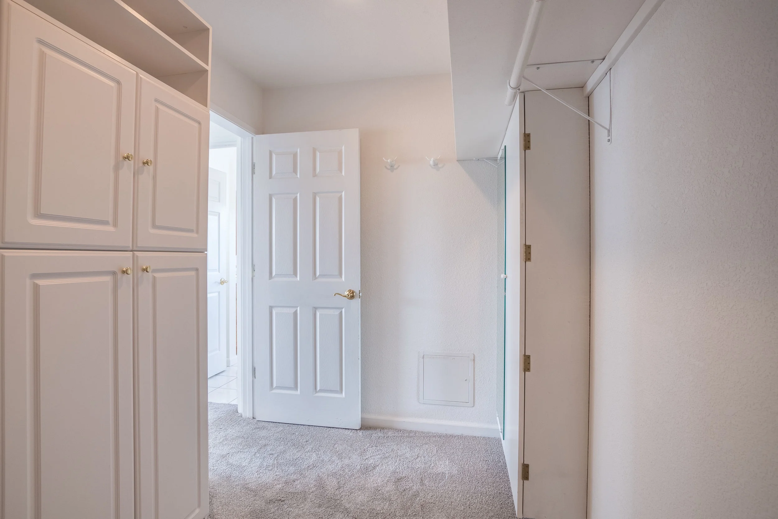 4 bedroom 3 bathroom home 2-car garage. Real estate agents in Sa