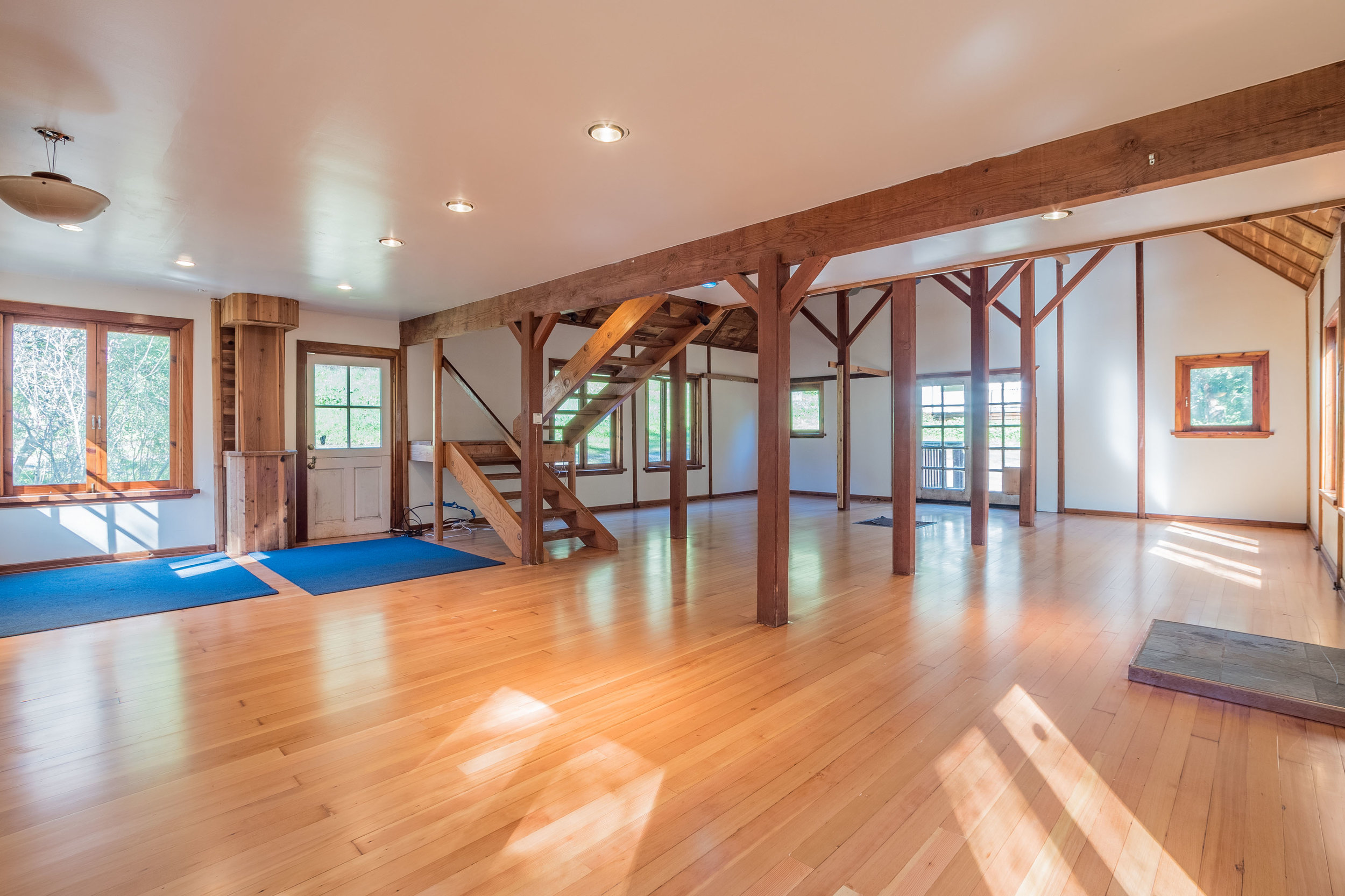 Finished Tri-Level Barn with Vaulted Ceilings and Loft