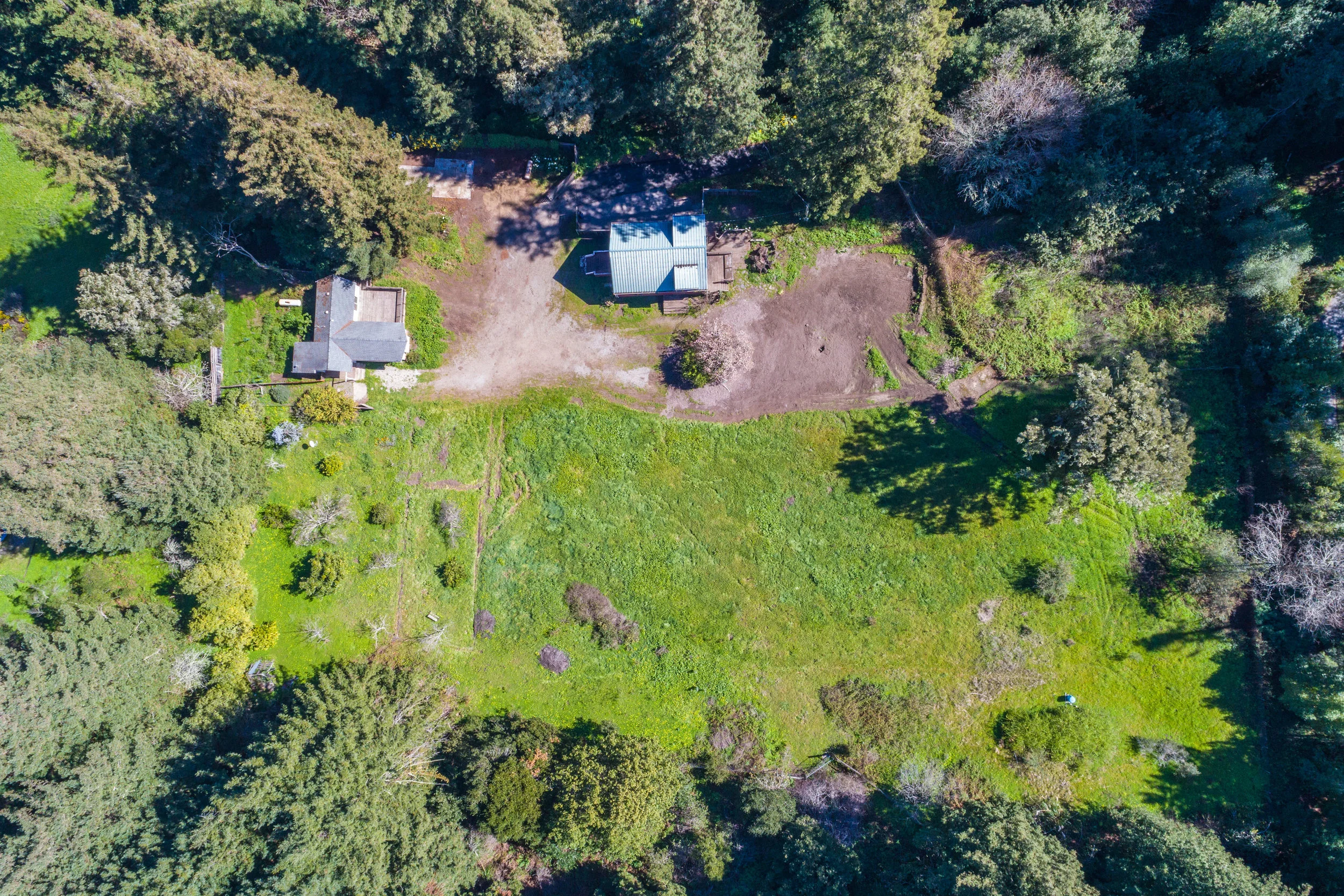 Vintage Rose Farm Tri-Level Large Barn Near Aptos Excellent Comm