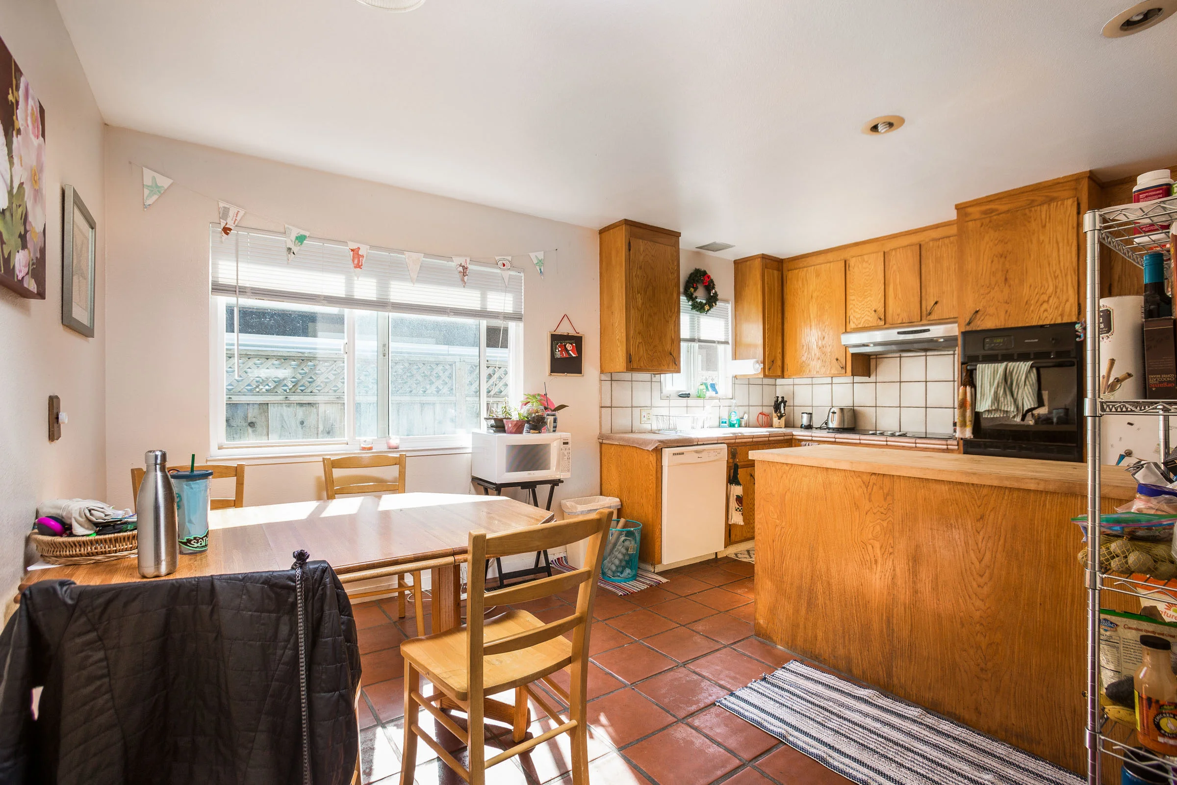 Kitchen with Eat-in Dining Room