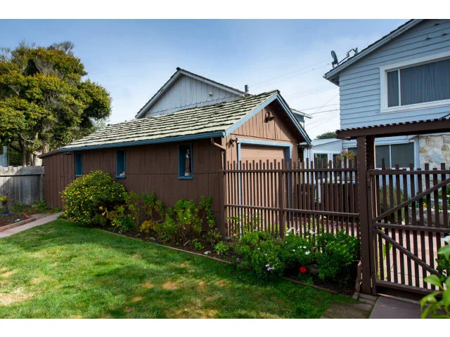 Detached Garage