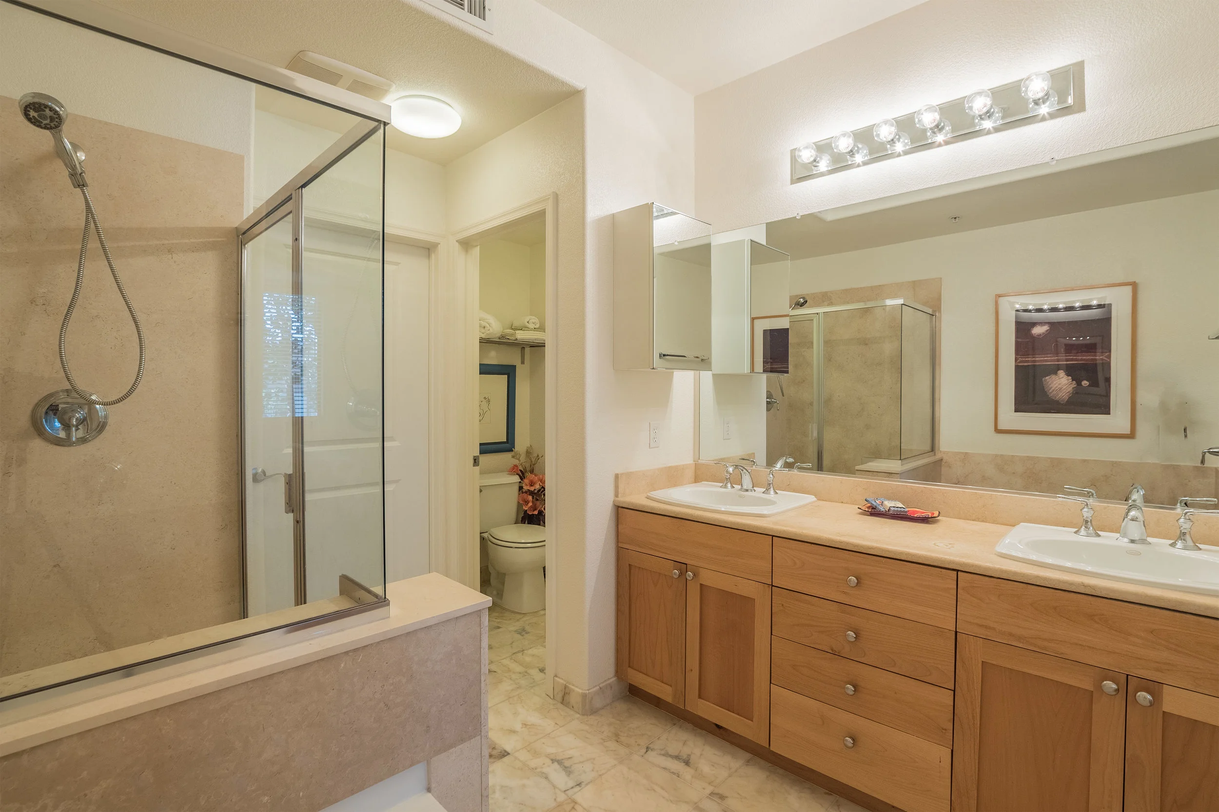 2 Bedroom, 2 Bathroom Condo in the Heart of Silicon Valley in the desirable Metropolitan at Cupertino Complex. Unbeatable location just steps to the Apple Campus and Main Street Cupertino! Presented by Sam Bird-Robinson, Santa Cruz Realtor.