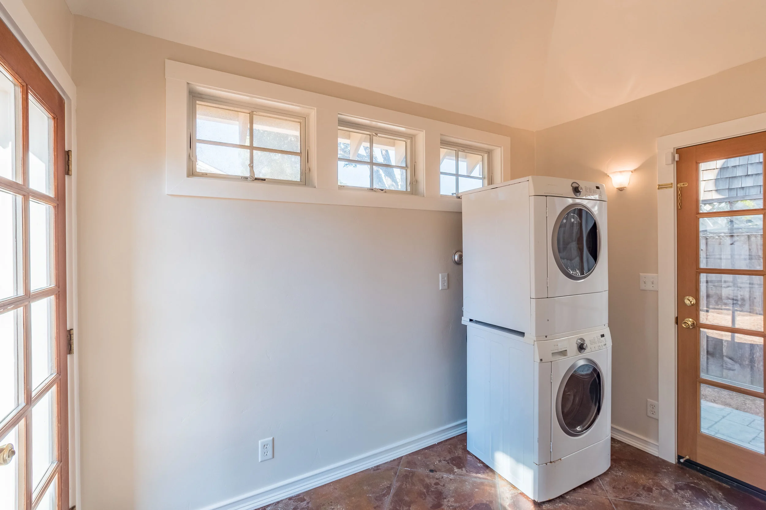 Laundry Room Santa Cruz Real Estate Agent