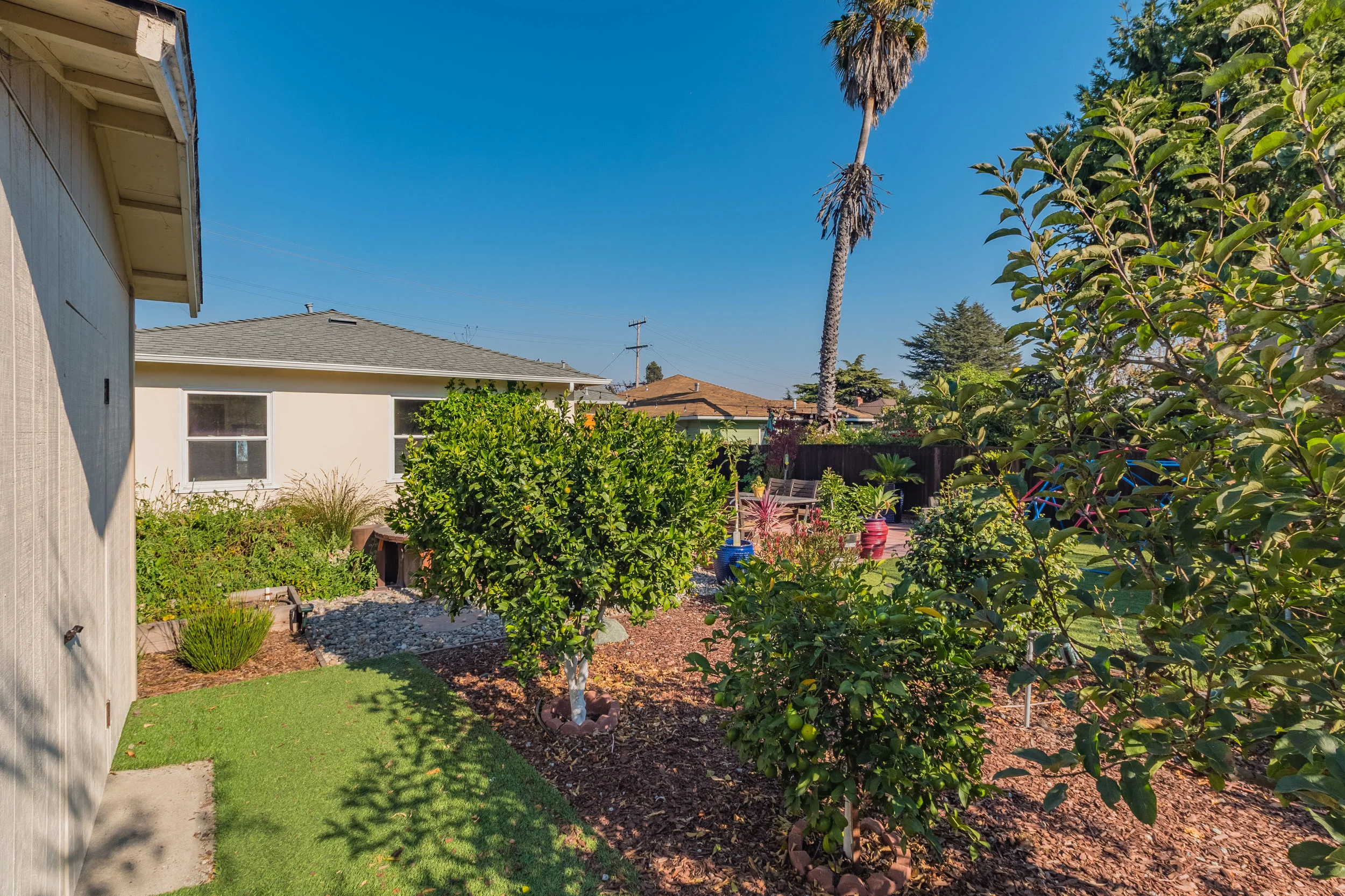 For sale in Santa Cruz - Turnkey home on the Westside. Three bedrooms, two bathrooms and a huge backyard this home has it all! Also located in the Westlake school district.