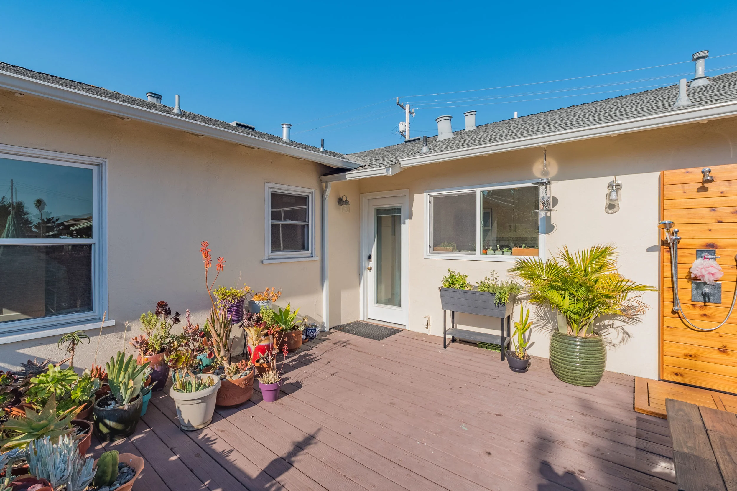 Sunny Deck Realtors in Santa Cruz