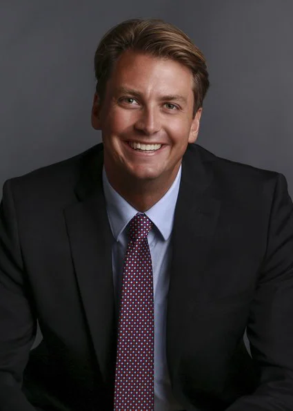 sam headshot 5x7.jpg