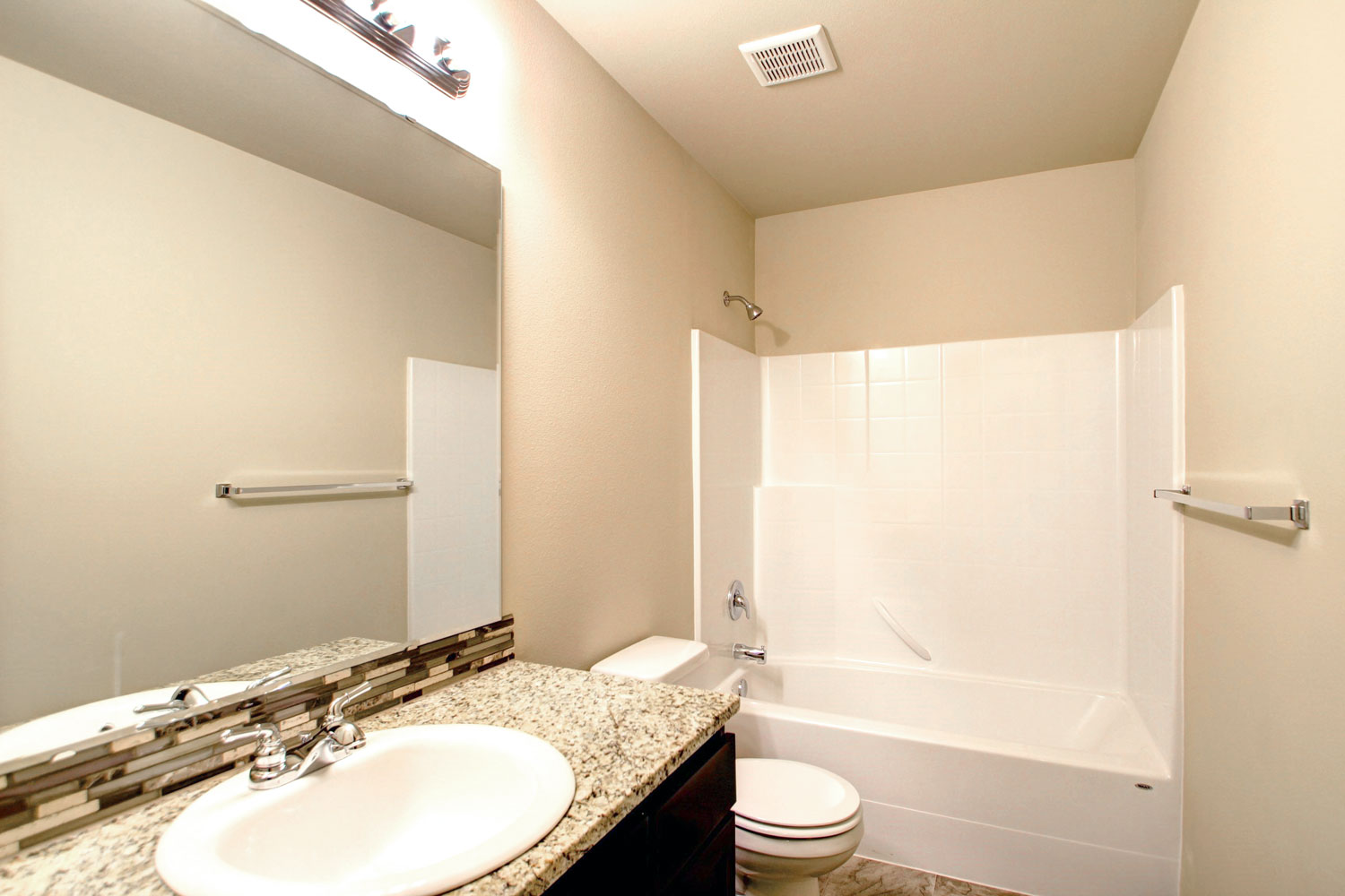 Gateway Heights | Primary Bathroom