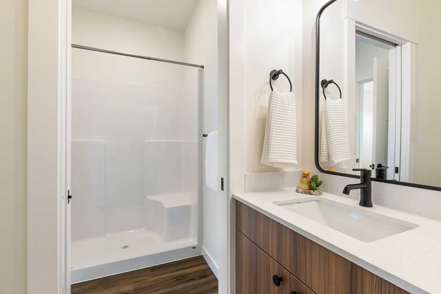 Skyline Divide | Primary Bath