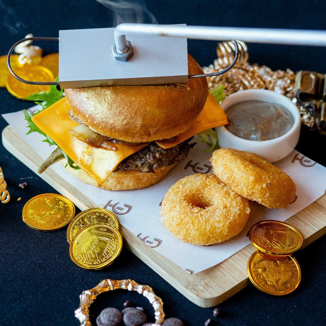 Find yourself on the path to 𝐄𝐥 𝐃𝐨𝐫𝐚𝐝𝐨, a treasure hunt for the tastebuds, an out-of-place burger experience exclusively available for #BurgerWellington at Two Grey.

El Dorado features a decadent barbeque sauce, elevated by Organic Wildness 