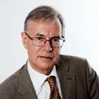 Los diversos tipos de información y las nuevas tecnologías del tratamiento de datos y comunicación a distancia