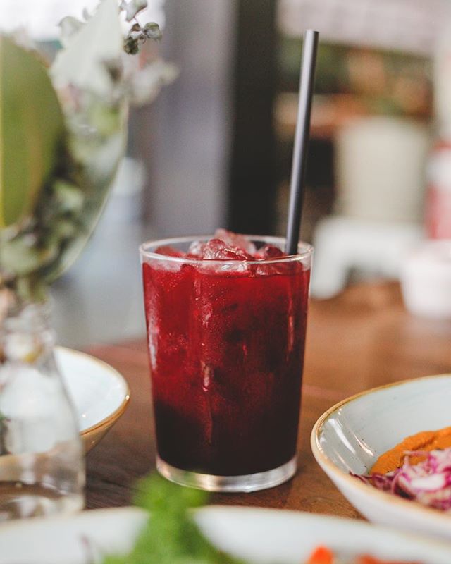 Starting the COME. SIT. STAY. morning right, with the help of @rainylaneco Beetroot, watermelon, Apple Lime cold pressed juice. 😋 
#delicious #nourishing #vitamins  #minerals #juice #fruit #vegatables #cafe #coffee #sydney #sydneyeats #dachshund #da