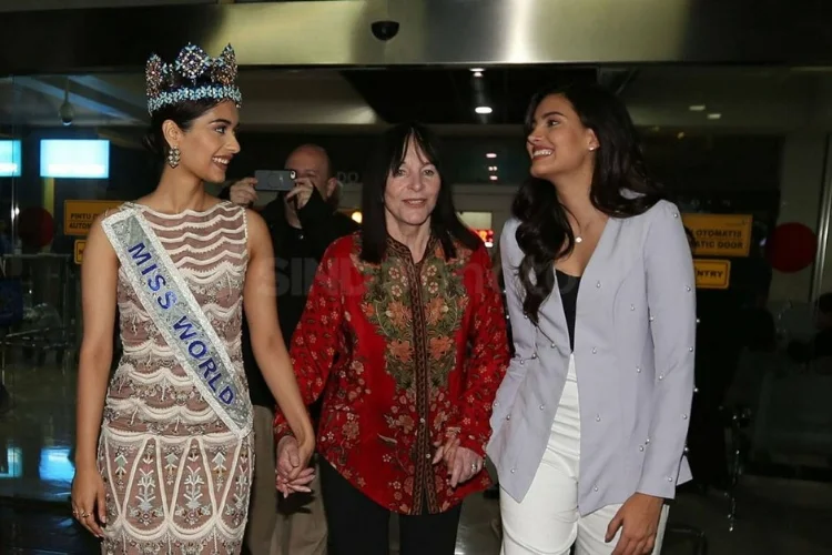 Miss World CEO and two of her 'daughters', Miss World 2017 and Miss World 2016 