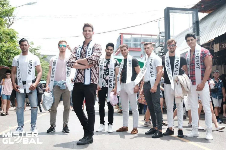Mister Global 2017 Pedro Gicca and some of the 2018 candidates in exciting Bangkok.