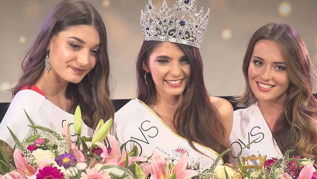 The runner-up Izabela Ion (left) will now take over the title Daniela Zivkovic lost