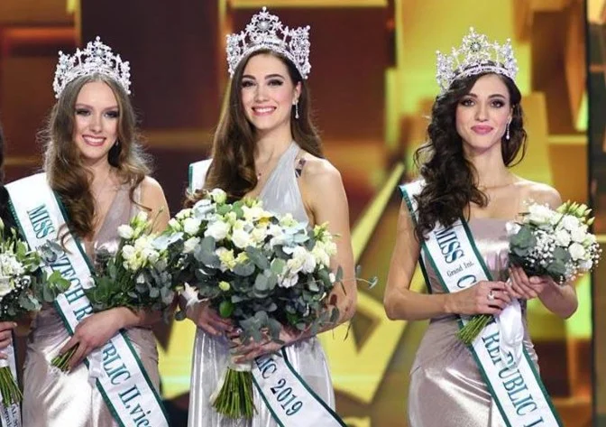 From left to right: Andrea, 3rd place, on to International; Denisa, winner, on to World; and Maria, 2nd place, on to Grand International.