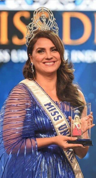 2000 | MISS UNIVERSE | LARA DUTTA - Page 5 Lara+%281%29