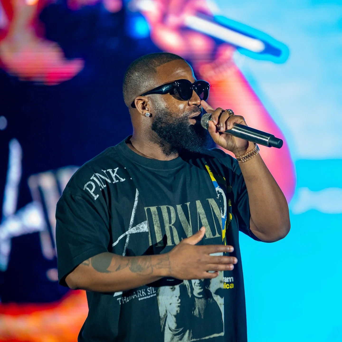 Cassper Nyovest brought the heat to BOOMTOWN sponsored by Johnnie Walker Blonde, turning the stage into a full-on party. From start to finish, the crowd was hyped, singing every word and feeling every beat!

#boomtown #hollywoodbetsdurbanjuly #dj @ca