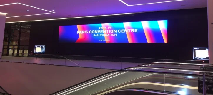 Viparis (Parc des Expositions Porte de Versailles Pavillon 7) > Mur LED de 36m² - 800 000 €