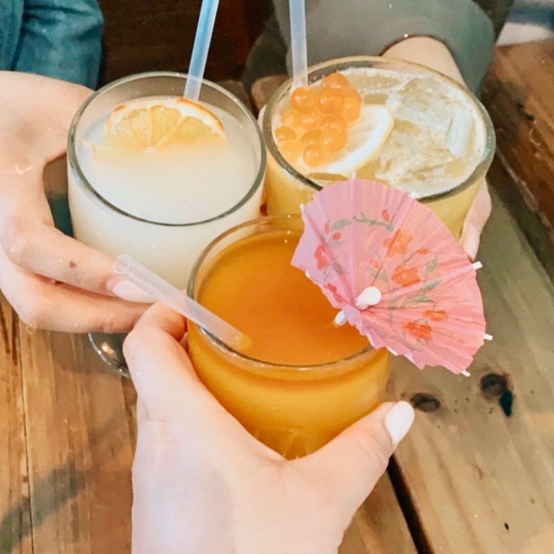 Cheers to the weekend! Our Hai of the Storm (rum, passion fruit, cinnamon slushie) and our Lychee Keen (gin, lychee, orange liqueur slushie) are back! Also #haihaibyebye IYKYK 😉

📷: @pashiab