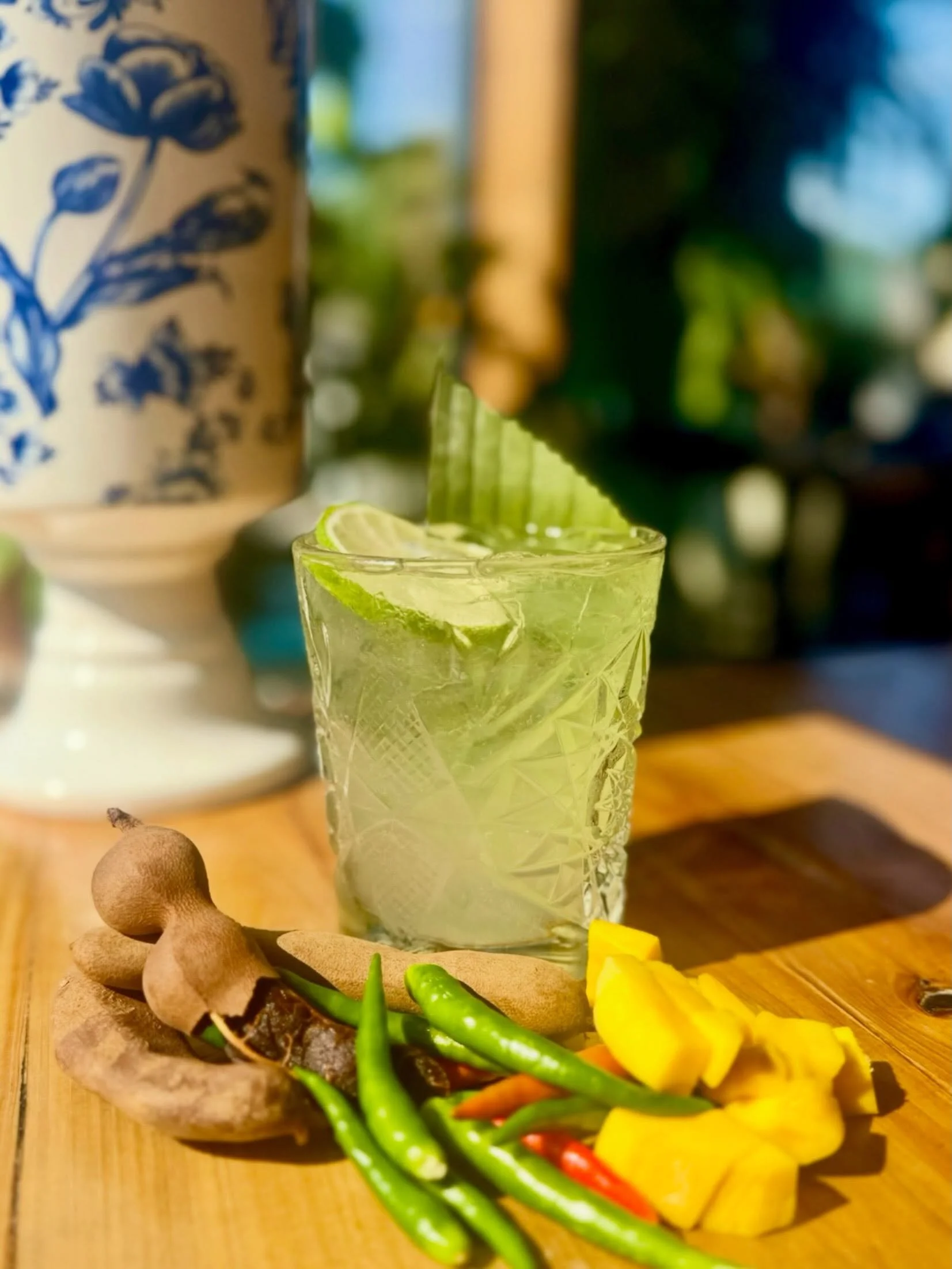 Who doesn&rsquo;t love a spicy margarita?? We always have a twist on the popular classic on the menu and our current one may be our best yet

🥭🌶️JUNGLE RAVE
House infused mango-tamarind Real De Valle tequila, mango clairin, lime and Thai chili

Not