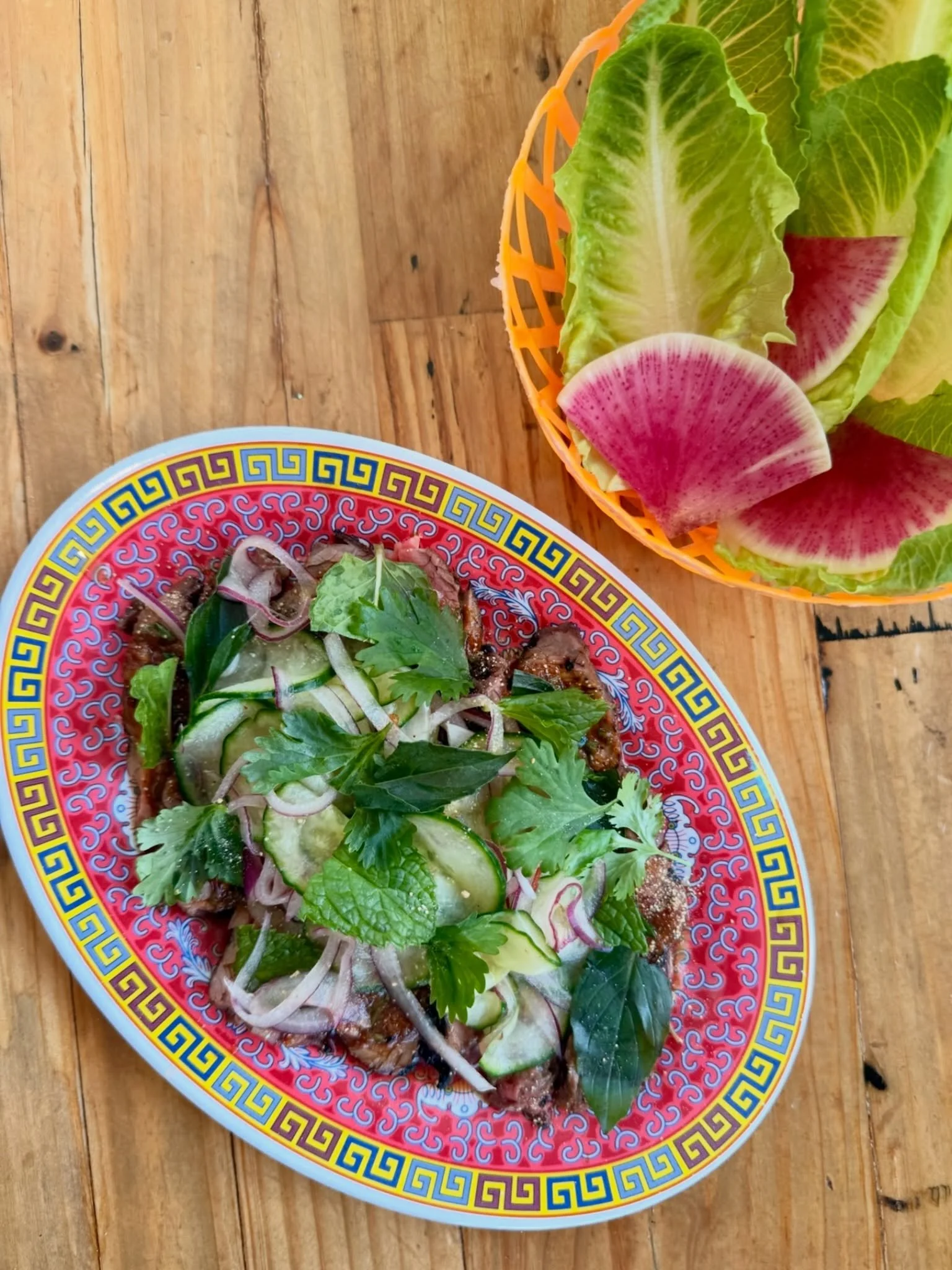WE GOT THE MEATS! But like we also have the sauces &amp; veg to balance it all out because we aren&rsquo;t total cavemen here. If you&rsquo;re protein-maxxing like us 💪, come try our:

-Crying Tiger Steak Salad 
- Adobo Pork Ribs
- Bun Cha Lemongras