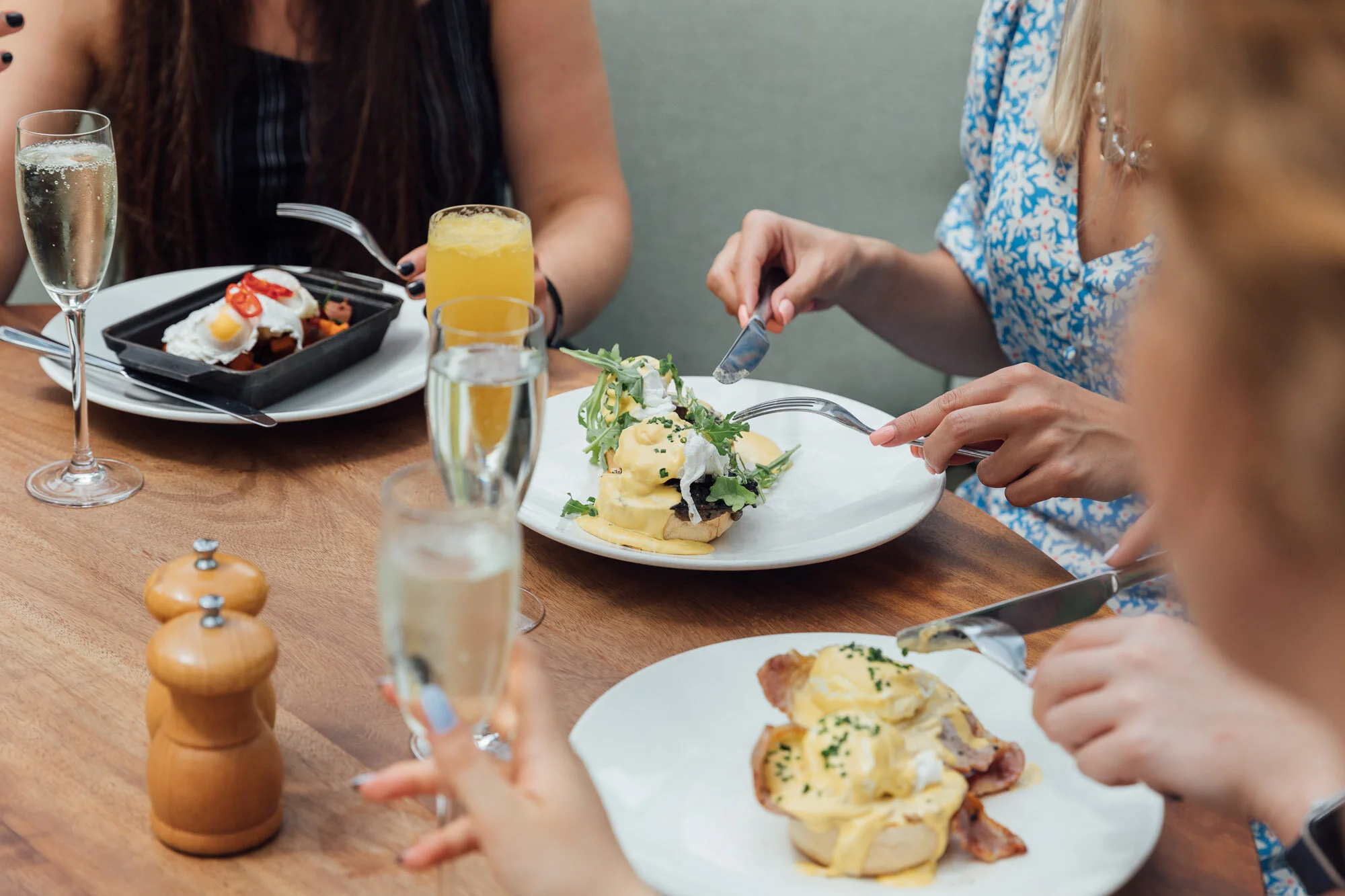 Brunch and Bottomless Bubbles at The Four Alls pub and restaurant in Welford on Avon.jpg