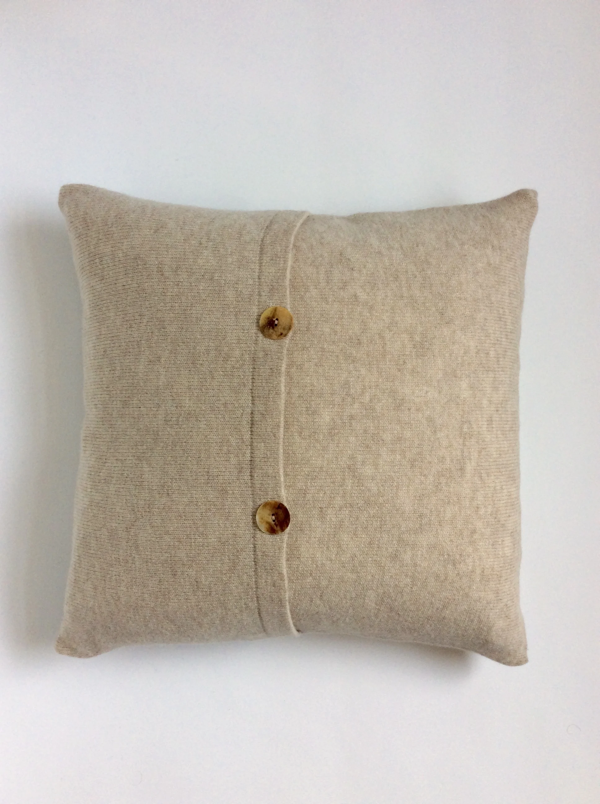 parker-cushion-ecru