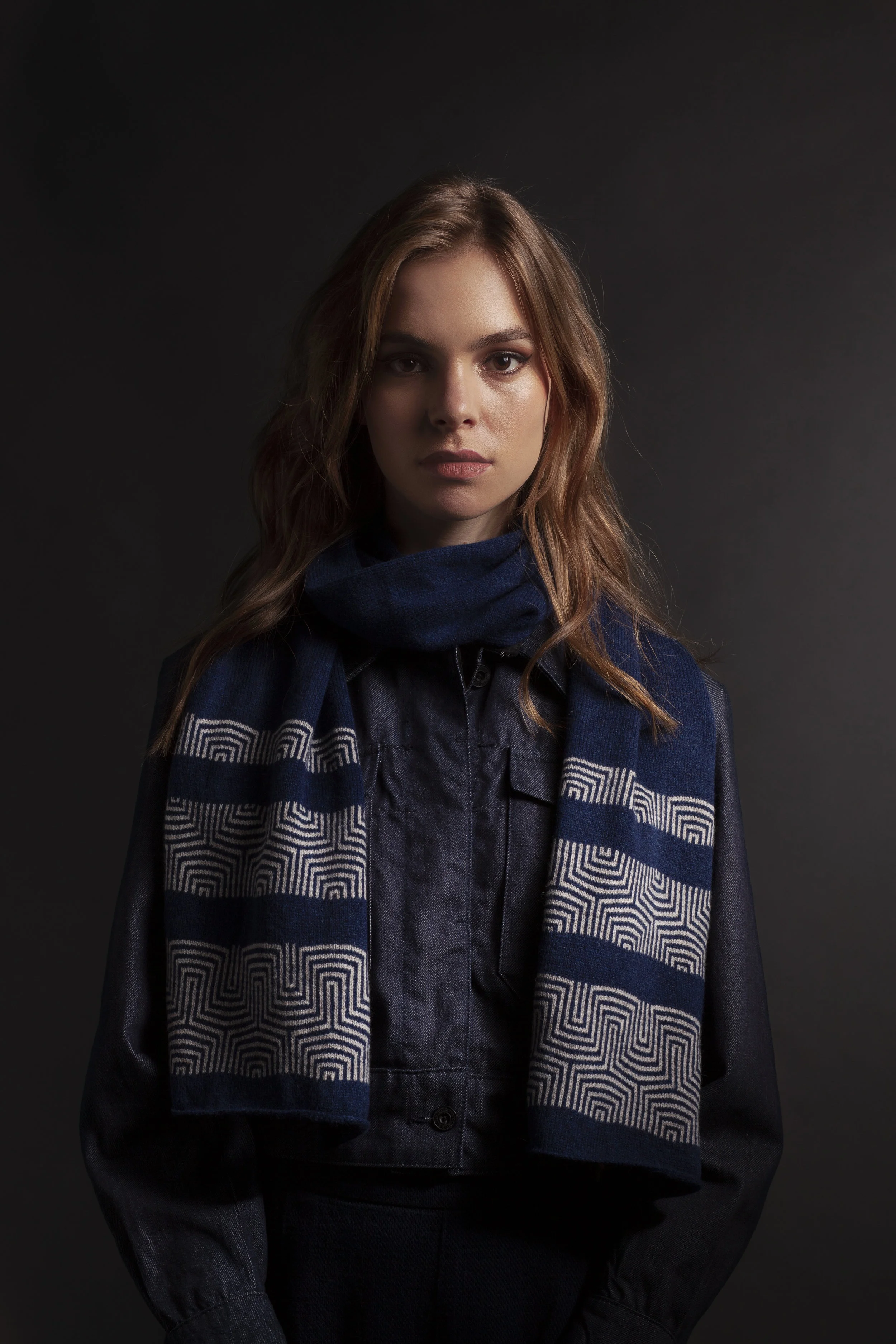 gorse-wool-scarf-dark-blue