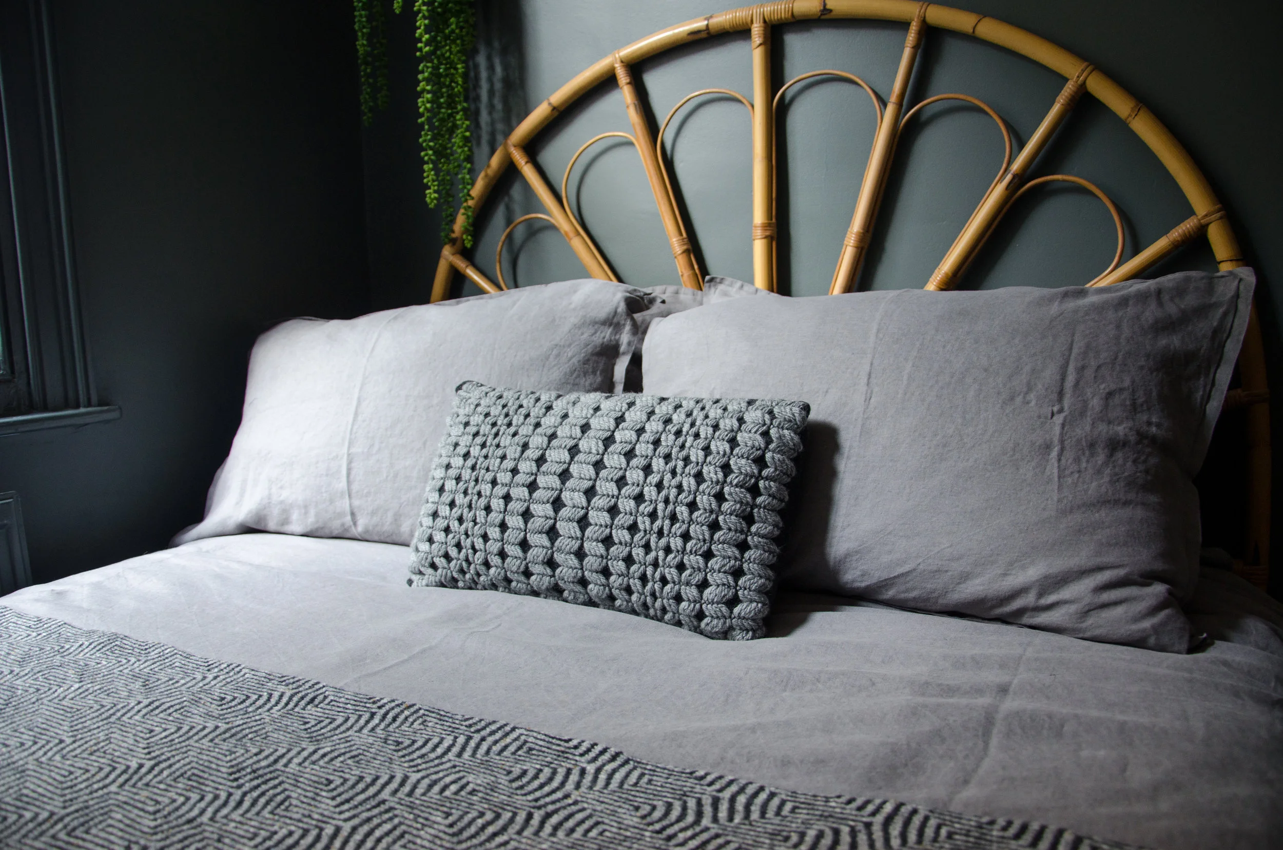 larkspur-wool-throw-charcoal
